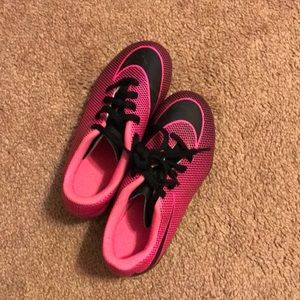 Girls pink & black Nike soccer cleats sz 11c